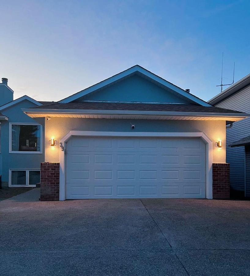 Elegant Garden Suite&2Mins Bus Station Close Lrt& Free Parking YYC Eksteriør bilde