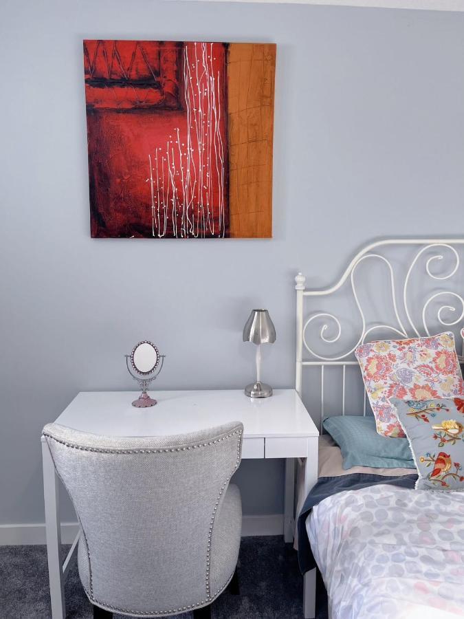 Elegant Garden Suite&2Mins Bus Station Close Lrt& Free Parking YYC Eksteriør bilde