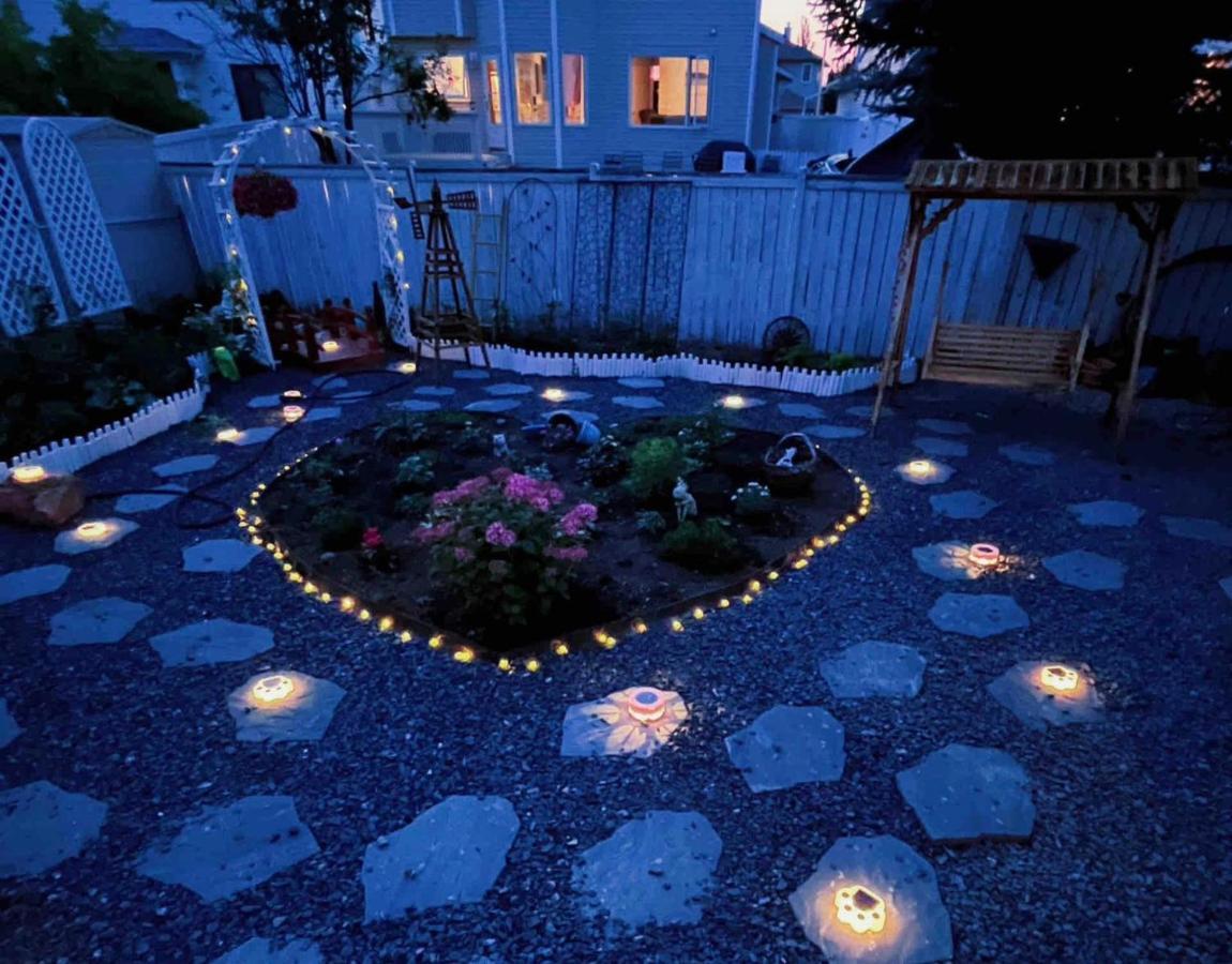 Elegant Garden Suite&2Mins Bus Station Close Lrt& Free Parking YYC Eksteriør bilde